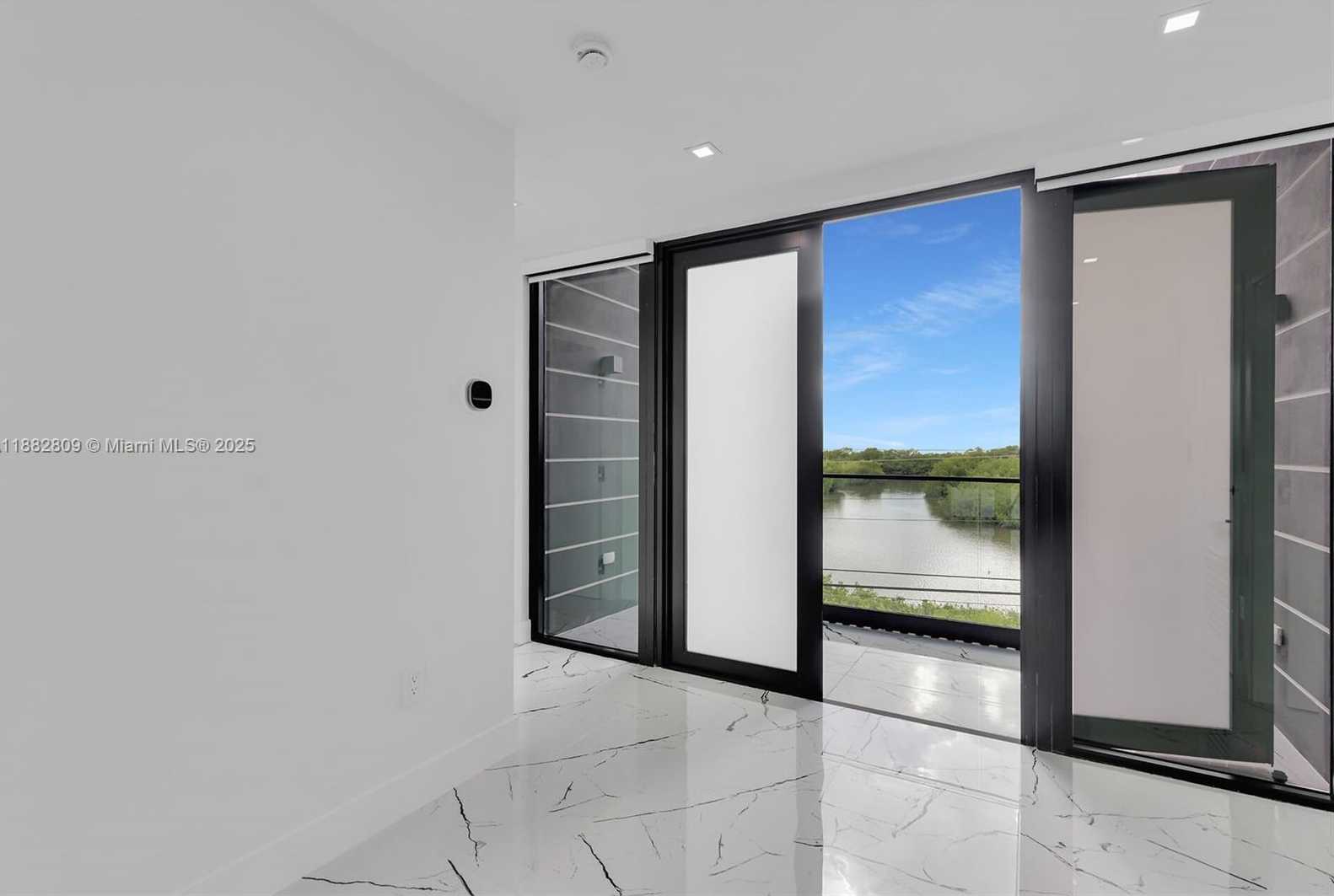 Small Image of 141 GRASSY RD, Key Largo Number 35