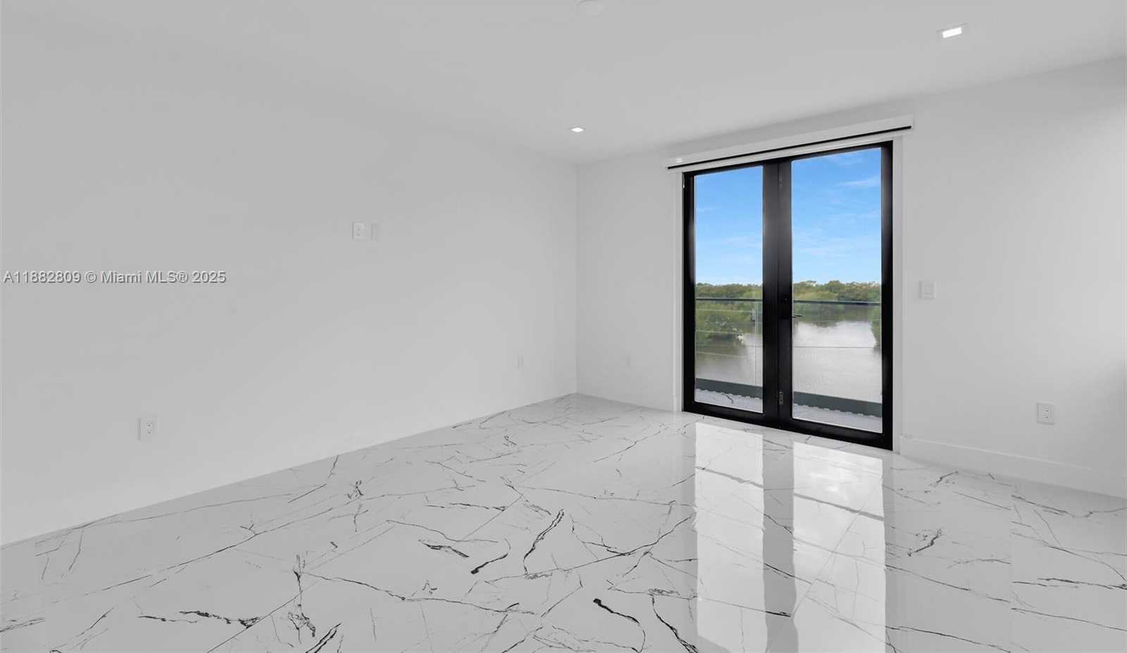 Small Image of 141 GRASSY RD, Key Largo Number 43