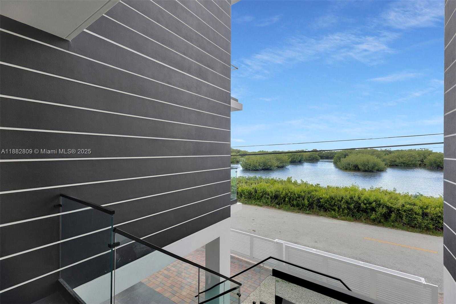 Small Image of 141 GRASSY RD, Key Largo Number 5