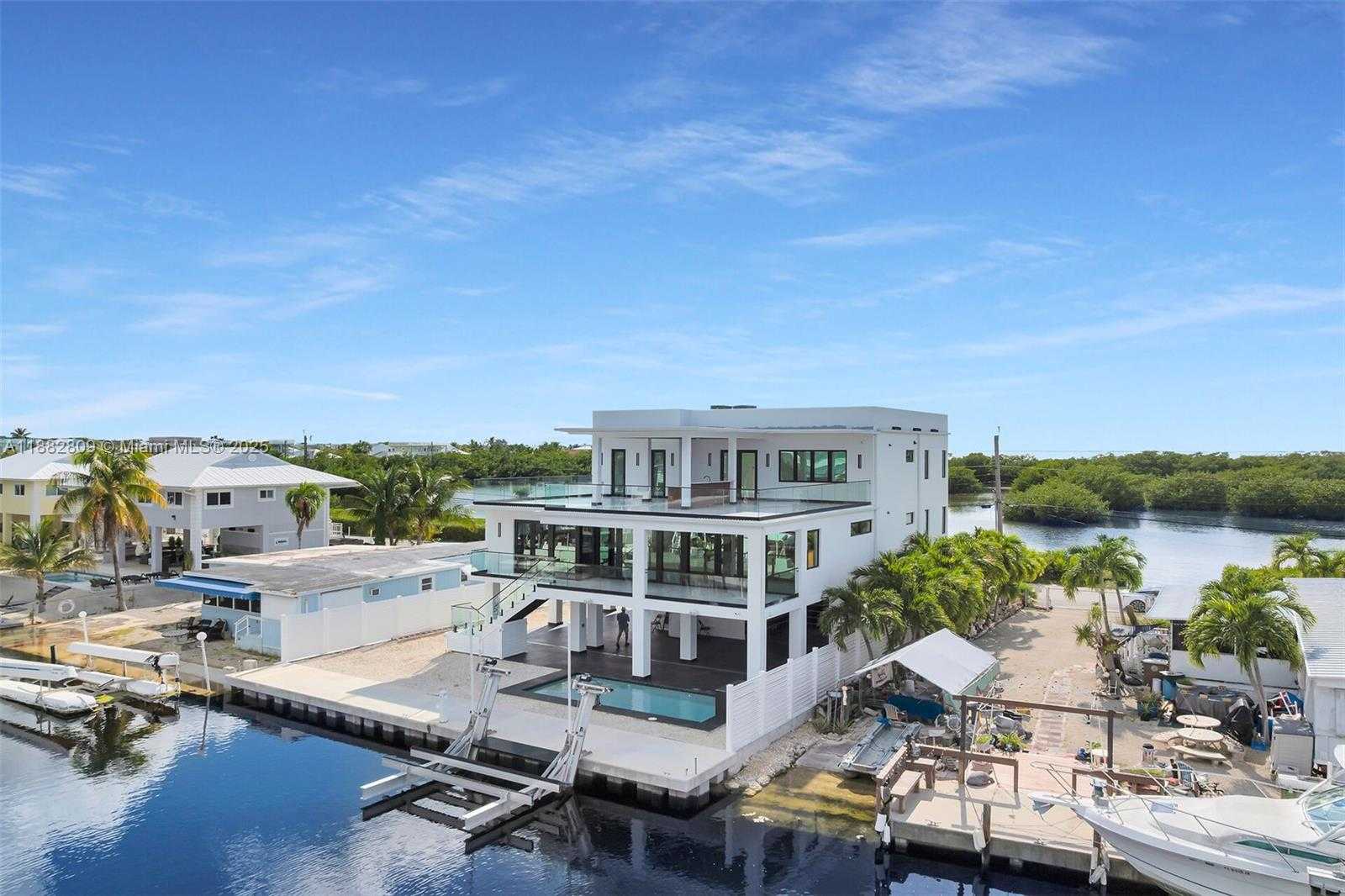 Small Image of 141 GRASSY RD, Key Largo Number 51
