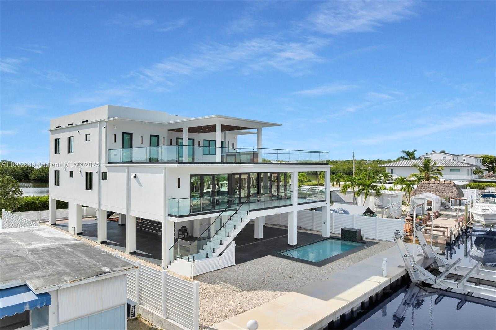 Small Image of 141 GRASSY RD, Key Largo Number 54