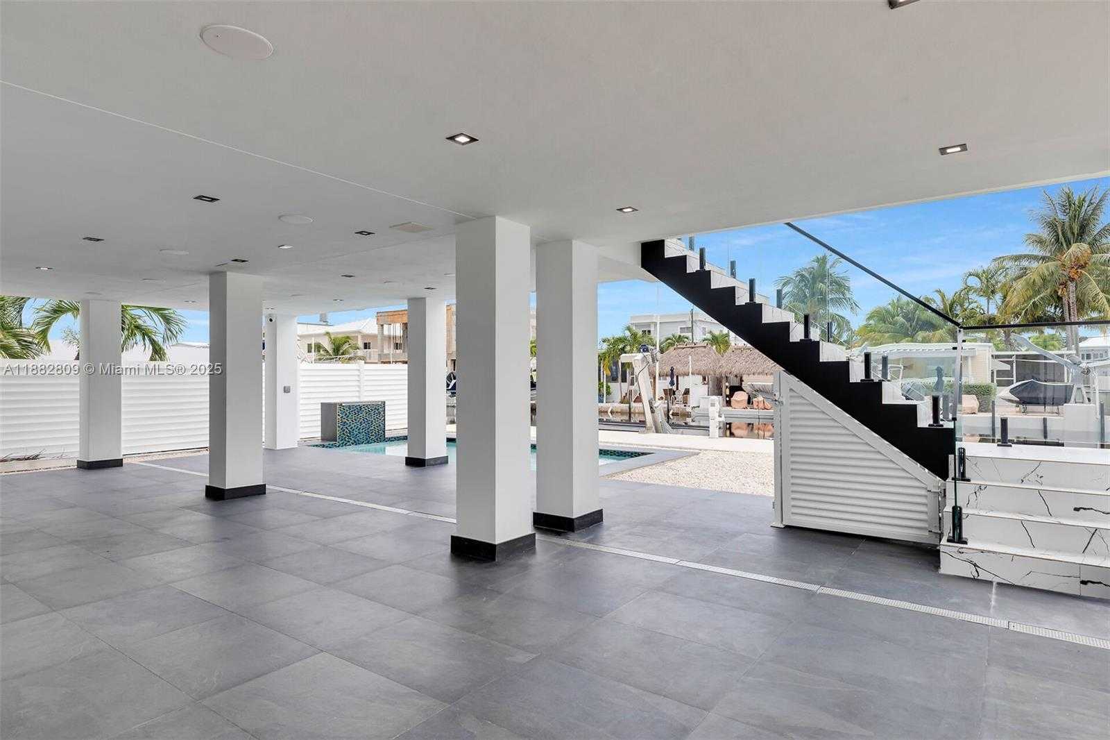 Small Image of 141 GRASSY RD, Key Largo Number 59
