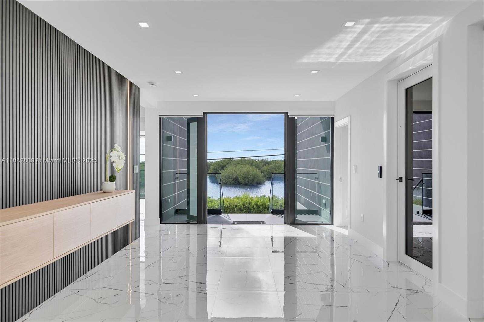 Small Image of 141 GRASSY RD, Key Largo Number 6