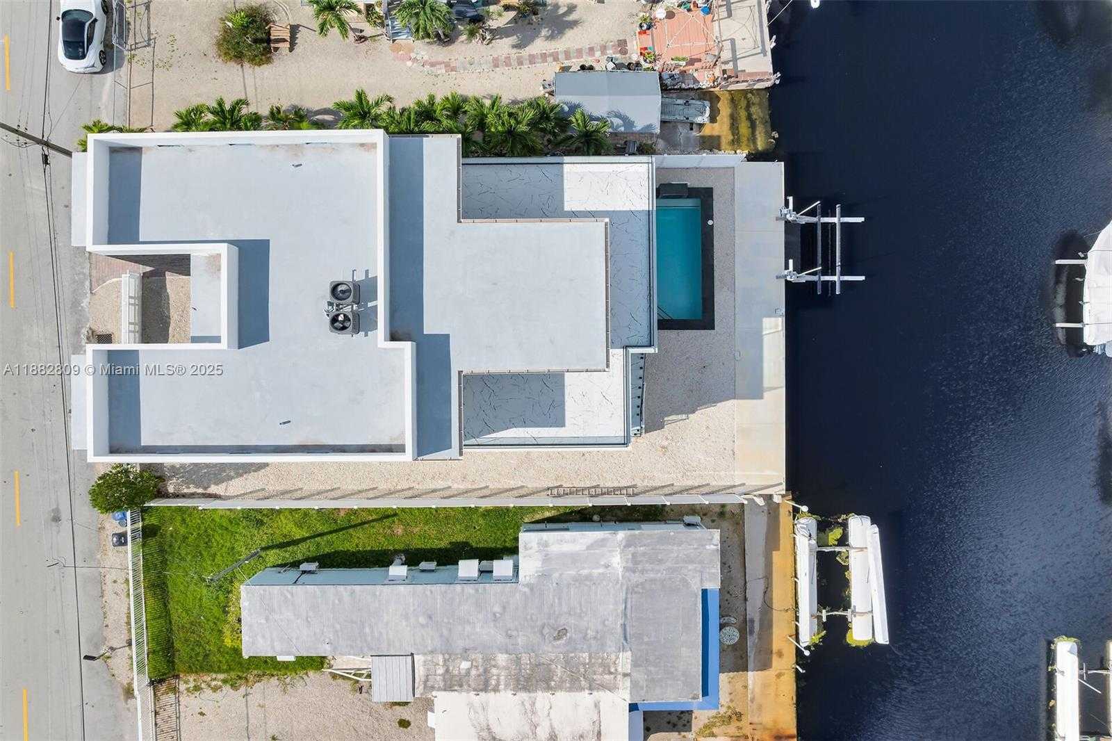 Small Image of 141 GRASSY RD, Key Largo Number 61