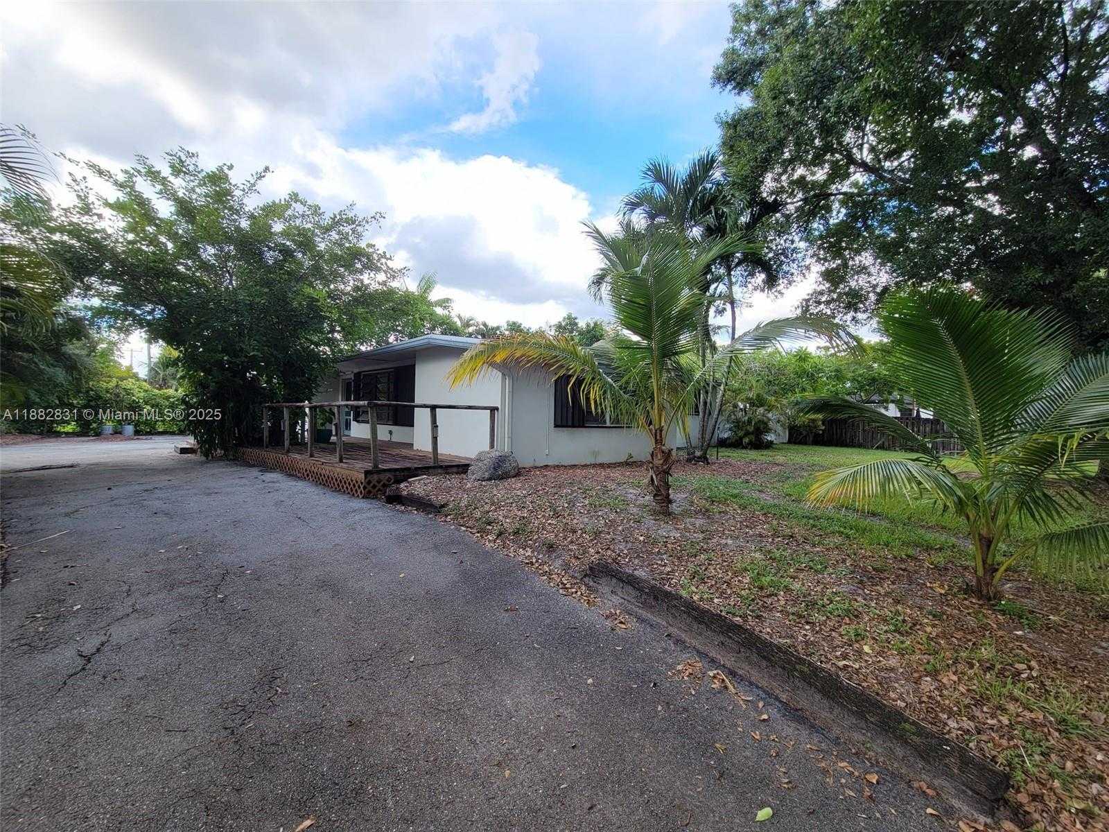 Small Image of 510 EAST ACRE DR, Plantation Number 3