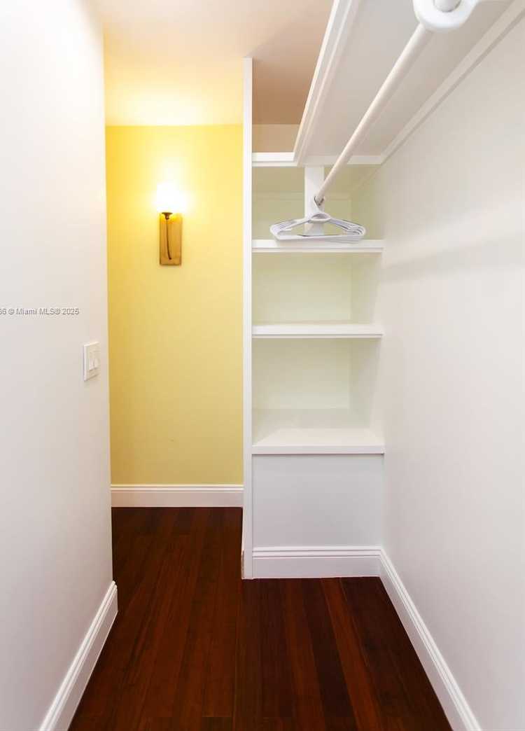 Small Image of 809 SOUTH 17TH AVE, Hollywood Number 18