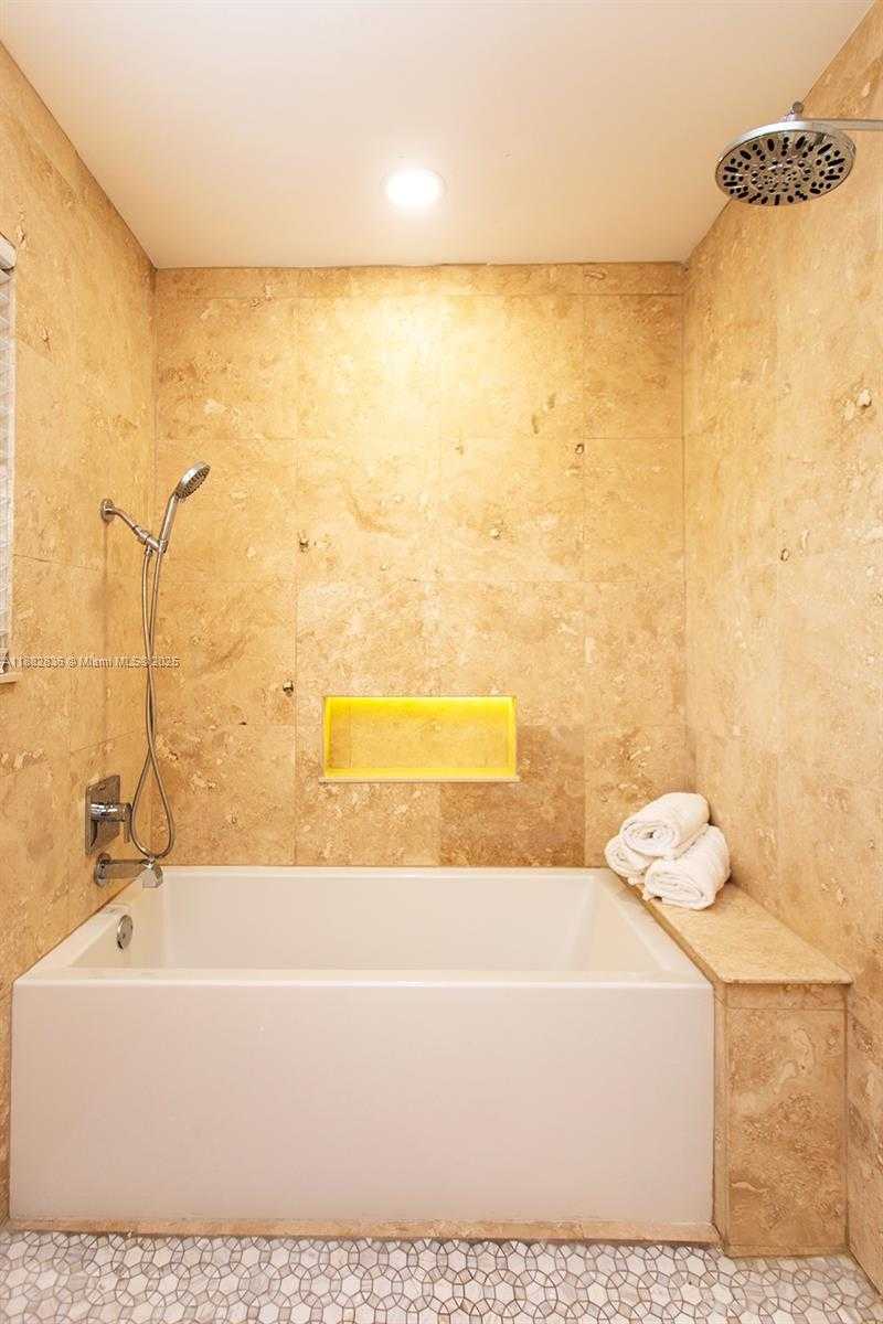 Small Image of 809 SOUTH 17TH AVE, Hollywood Number 25