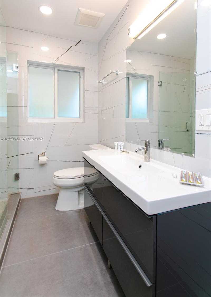 Small Image of 809 SOUTH 17TH AVE, Hollywood Number 31