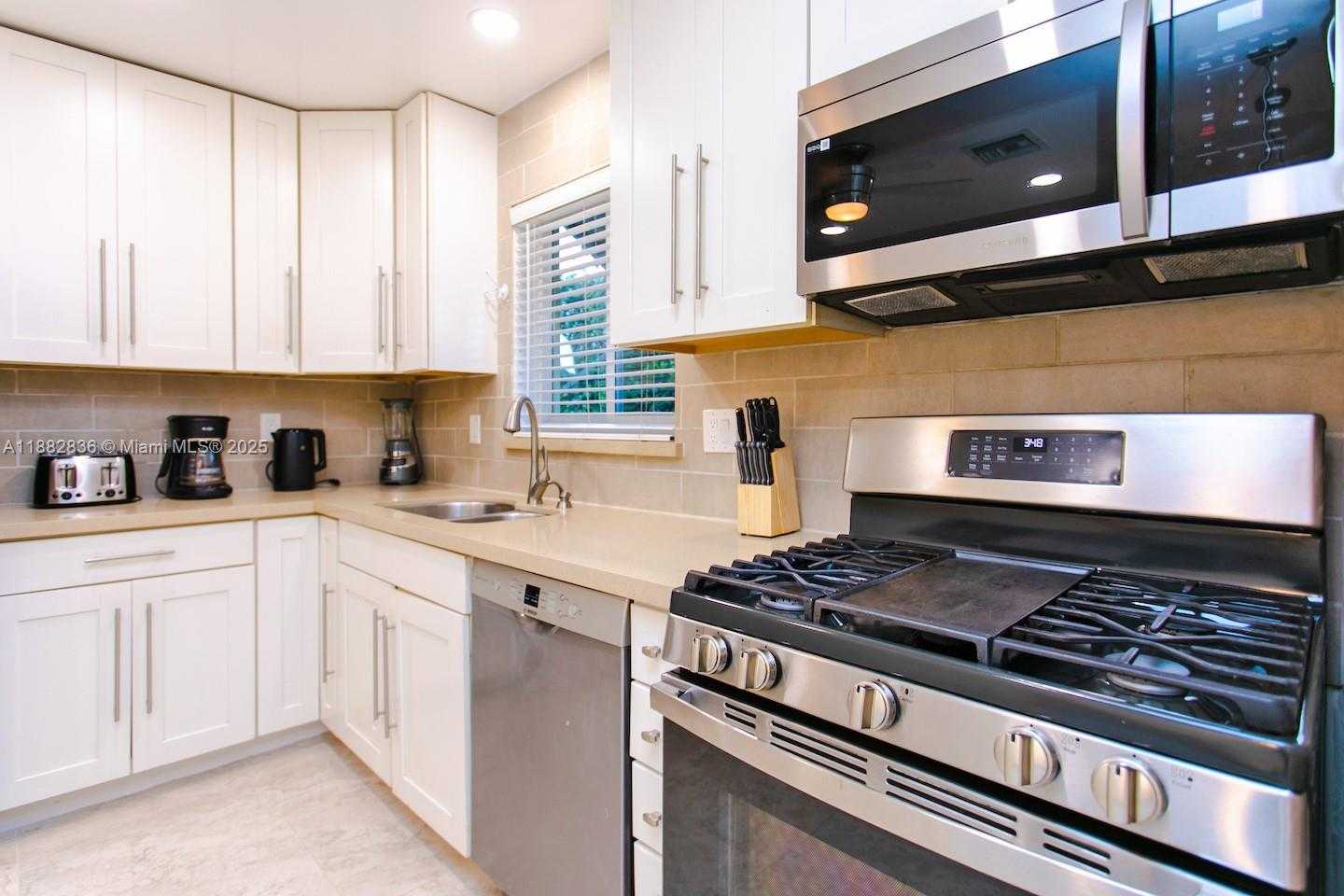 Small Image of 809 SOUTH 17TH AVE, Hollywood Number 5
