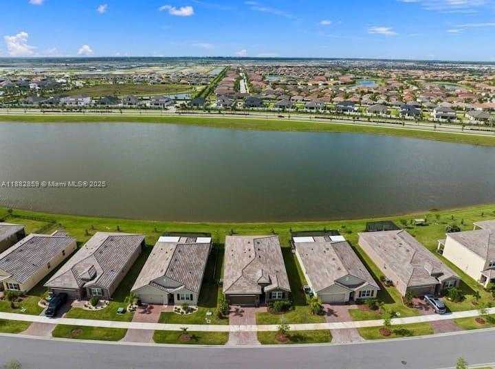 Small Image of 12341 SOUTH WEST ARABELLA DR, Port St. Lucie Number 29