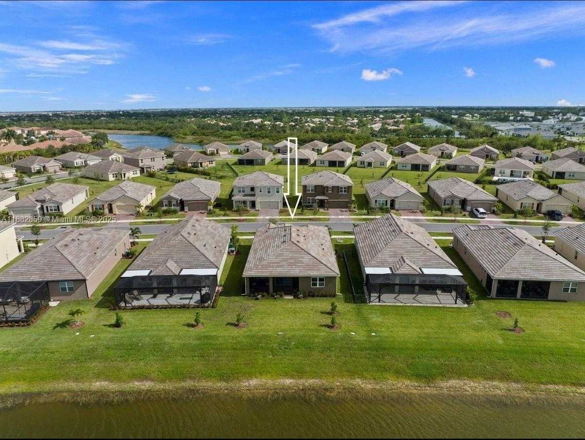 Small Image of 12341 SOUTH WEST ARABELLA DR, Port St. Lucie Number 30