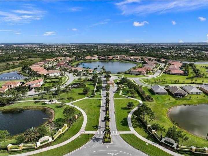 Small Image of 12341 SOUTH WEST ARABELLA DR, Port St. Lucie Number 32