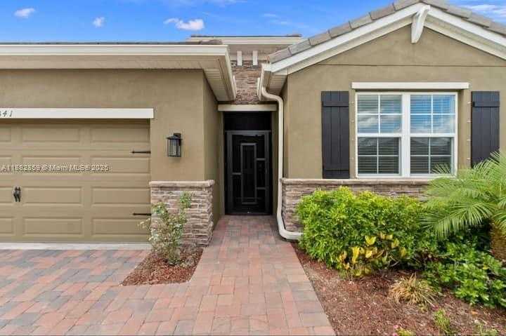 Small Image of 12341 SOUTH WEST ARABELLA DR, Port St. Lucie Number 4