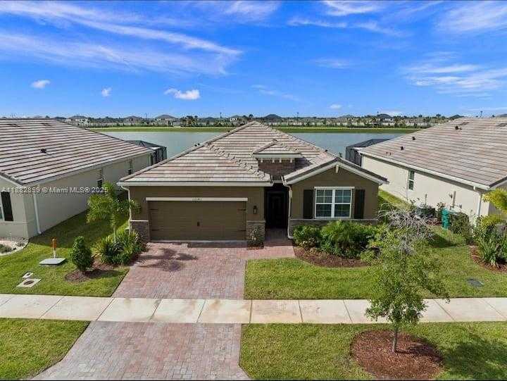 Small Image of 12341 SOUTH WEST ARABELLA DR, Port St. Lucie Number 7