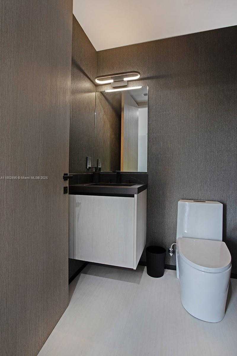 Small Image of 420 SOUTH WEST 15TH RD, Miami Number 28