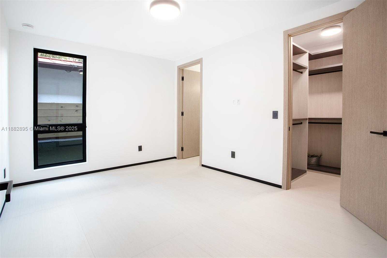 Small Image of 420 SOUTH WEST 15TH RD, Miami Number 61