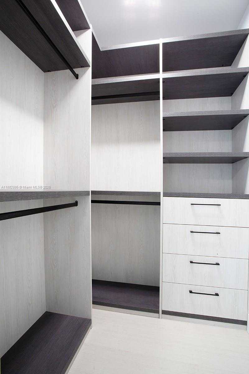 Small Image of 420 SOUTH WEST 15TH RD, Miami Number 65