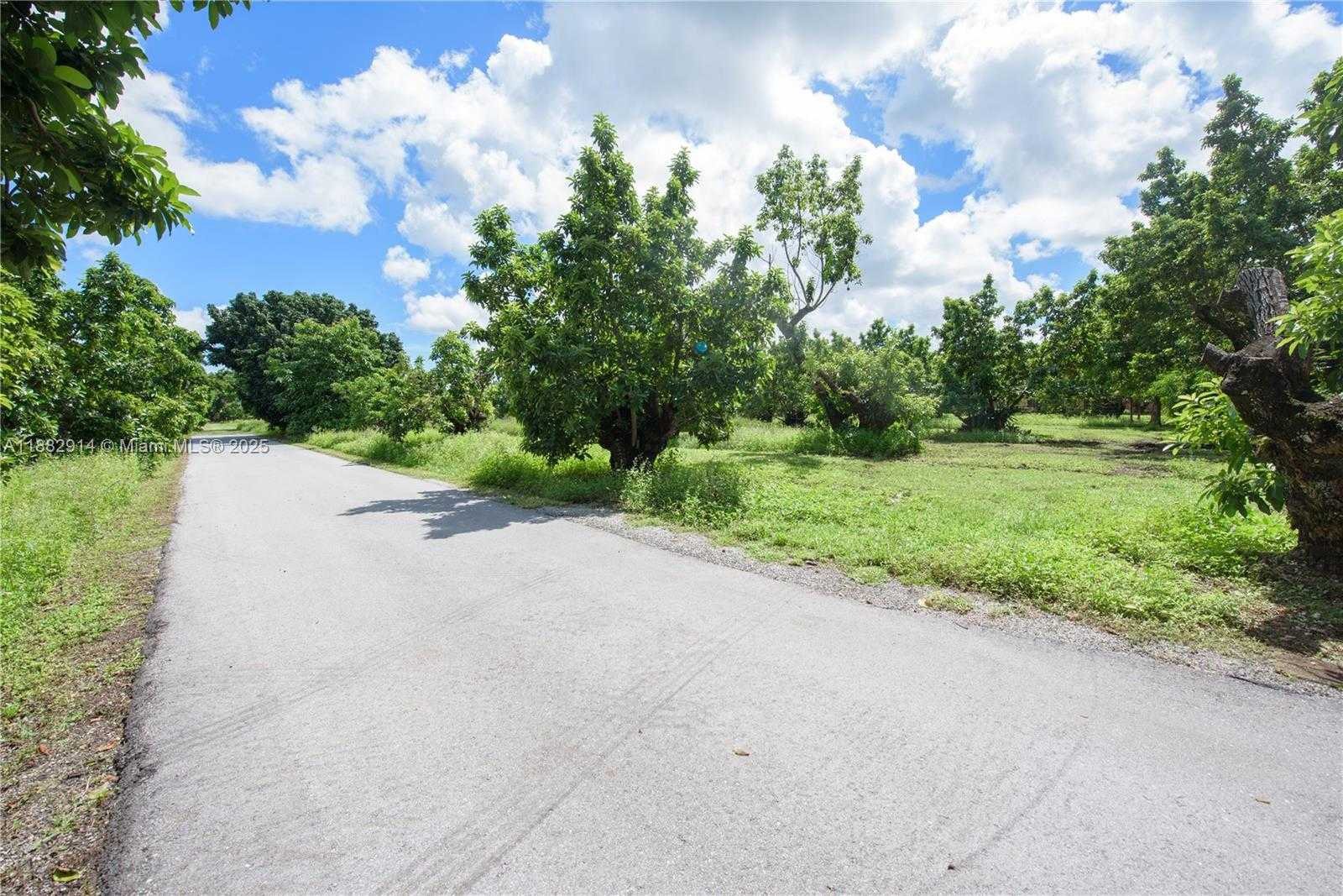 Small Image of 23451 SOUTH WEST 162ND AVE, Homestead Number 46