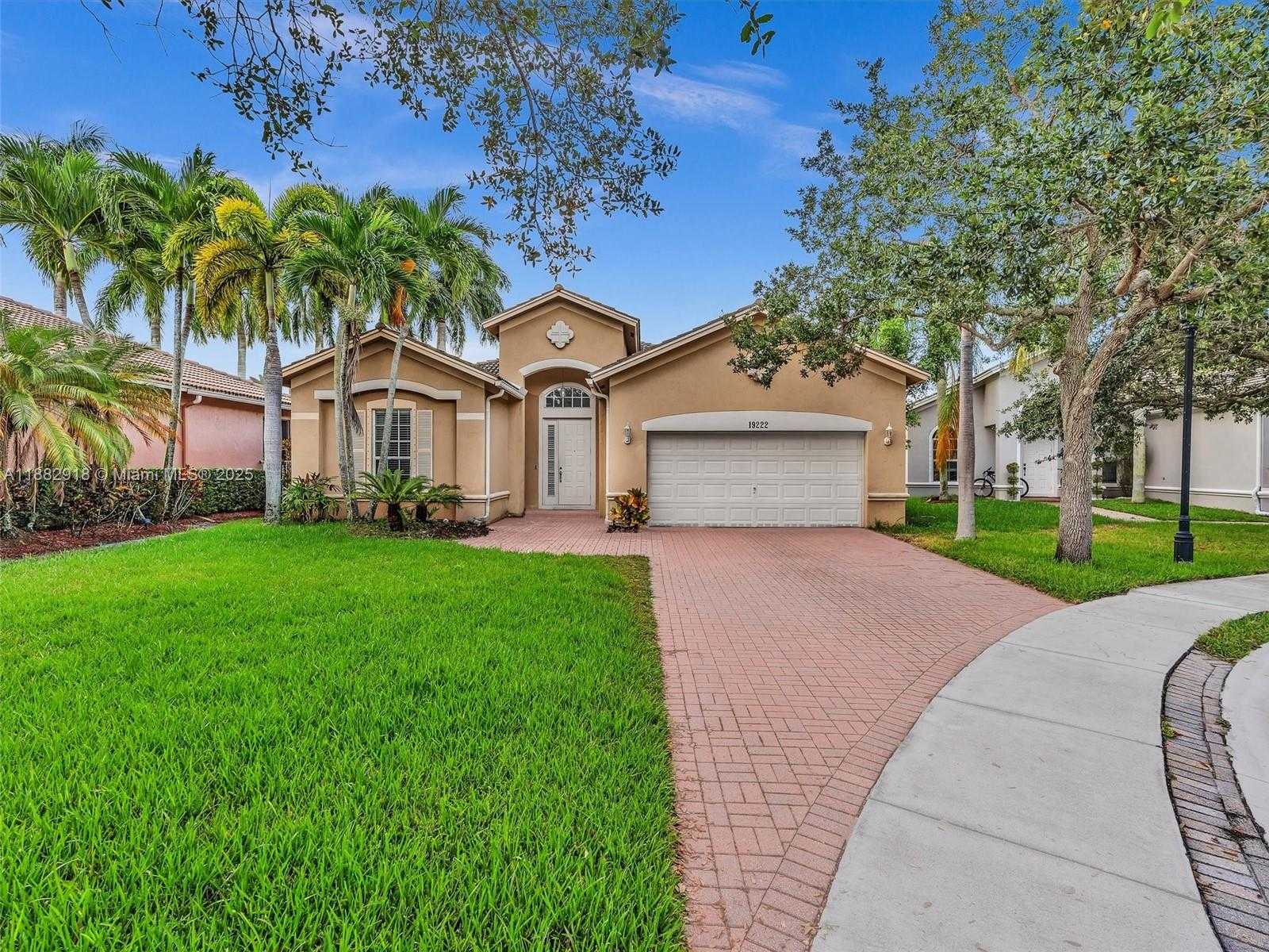 Small Image of 19222 CRYSTAL ST, Weston Number 2