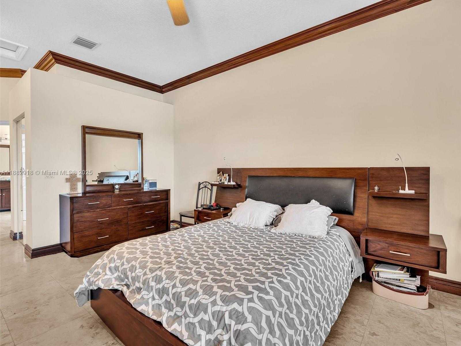 Small Image of 19222 CRYSTAL ST, Weston Number 33