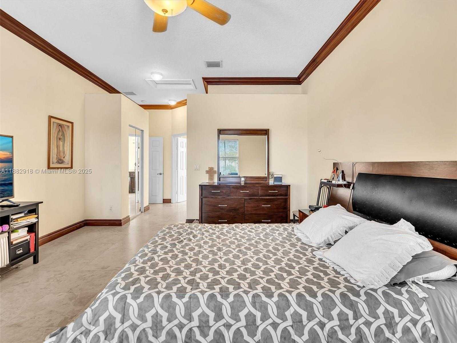 Small Image of 19222 CRYSTAL ST, Weston Number 34