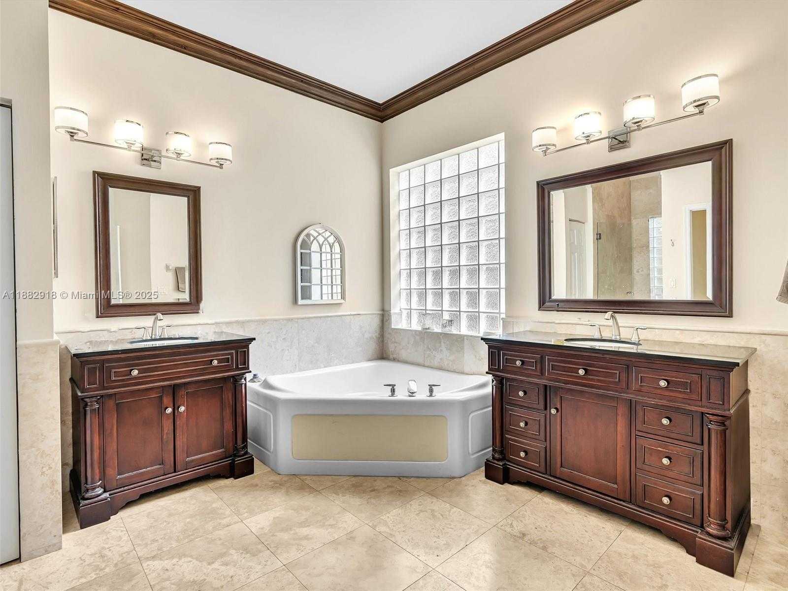 Small Image of 19222 CRYSTAL ST, Weston Number 38