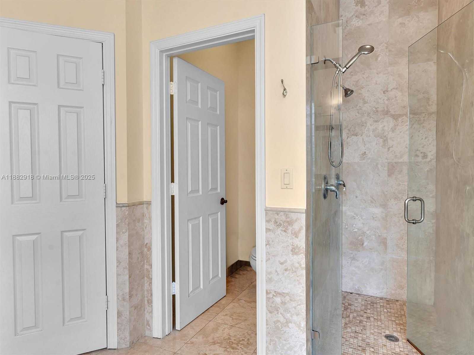 Small Image of 19222 CRYSTAL ST, Weston Number 40