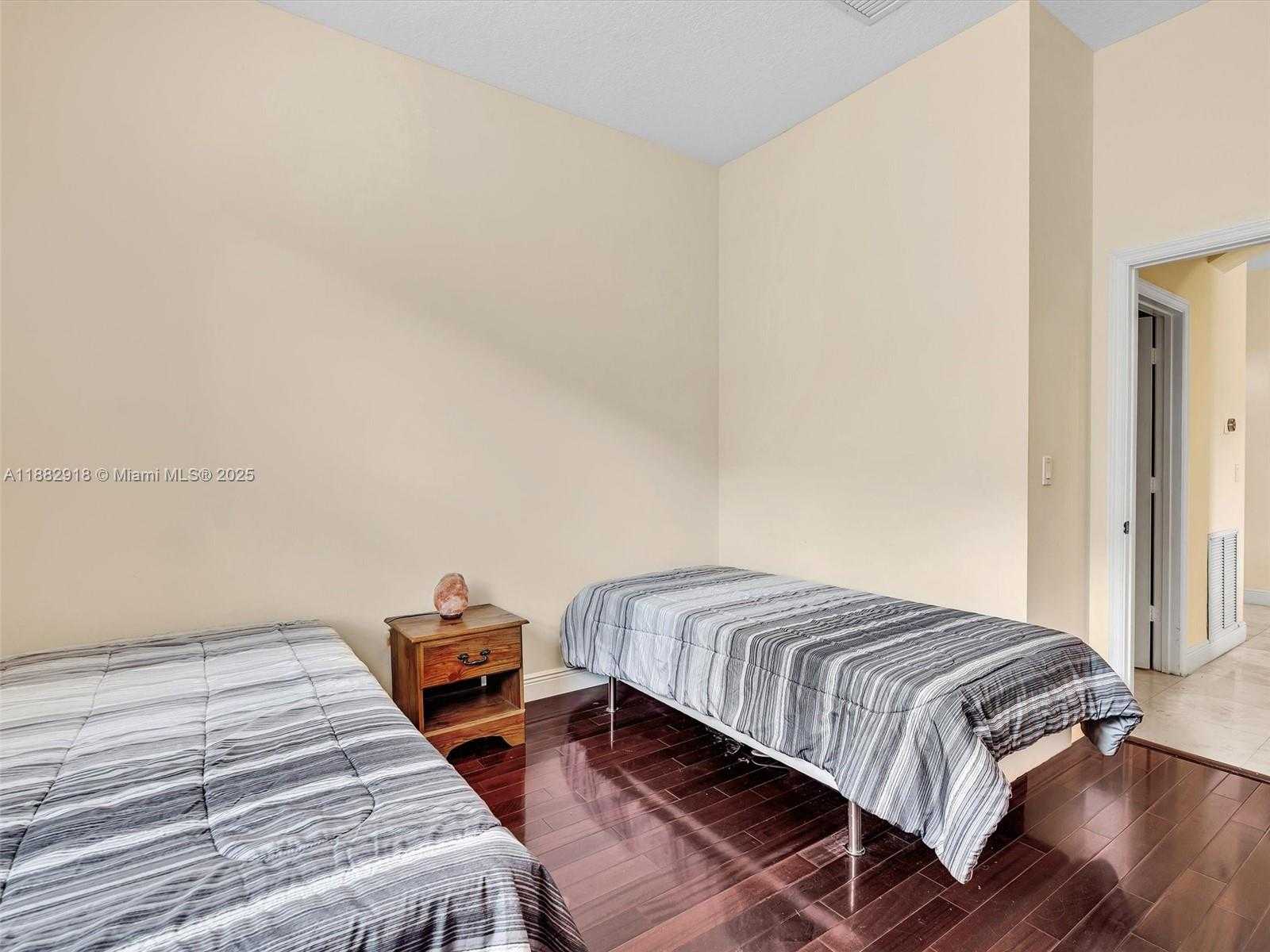Small Image of 19222 CRYSTAL ST, Weston Number 42