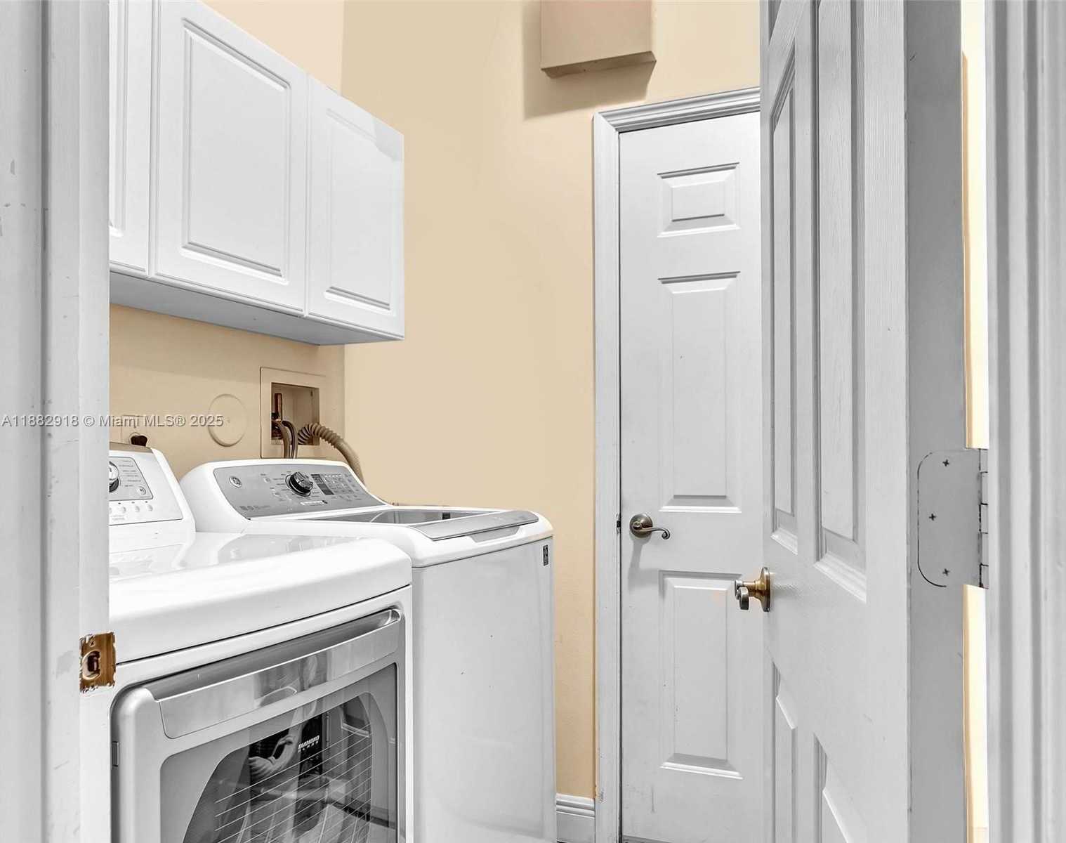 Small Image of 19222 CRYSTAL ST, Weston Number 49