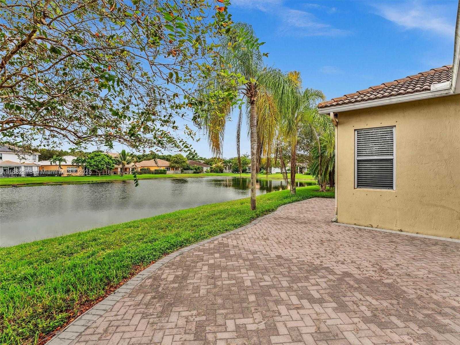 Small Image of 19222 CRYSTAL ST, Weston Number 54