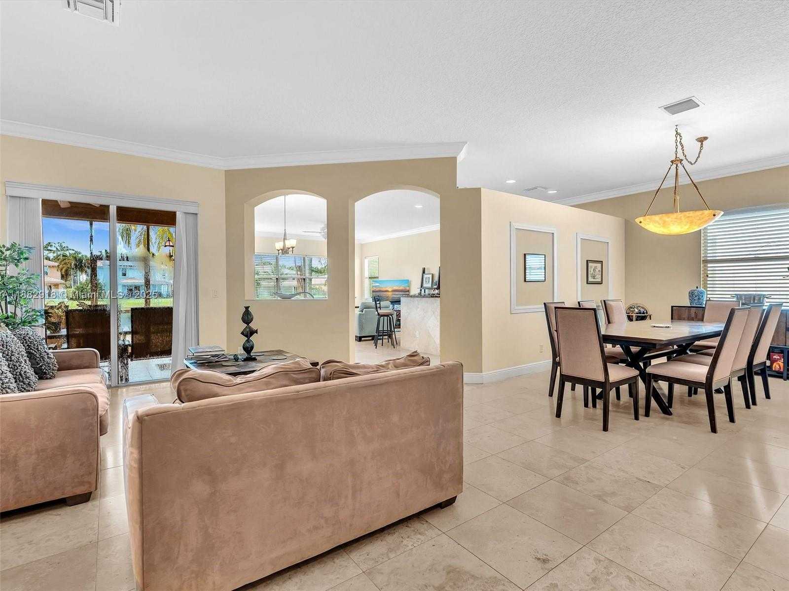 Small Image of 19222 CRYSTAL ST, Weston Number 8
