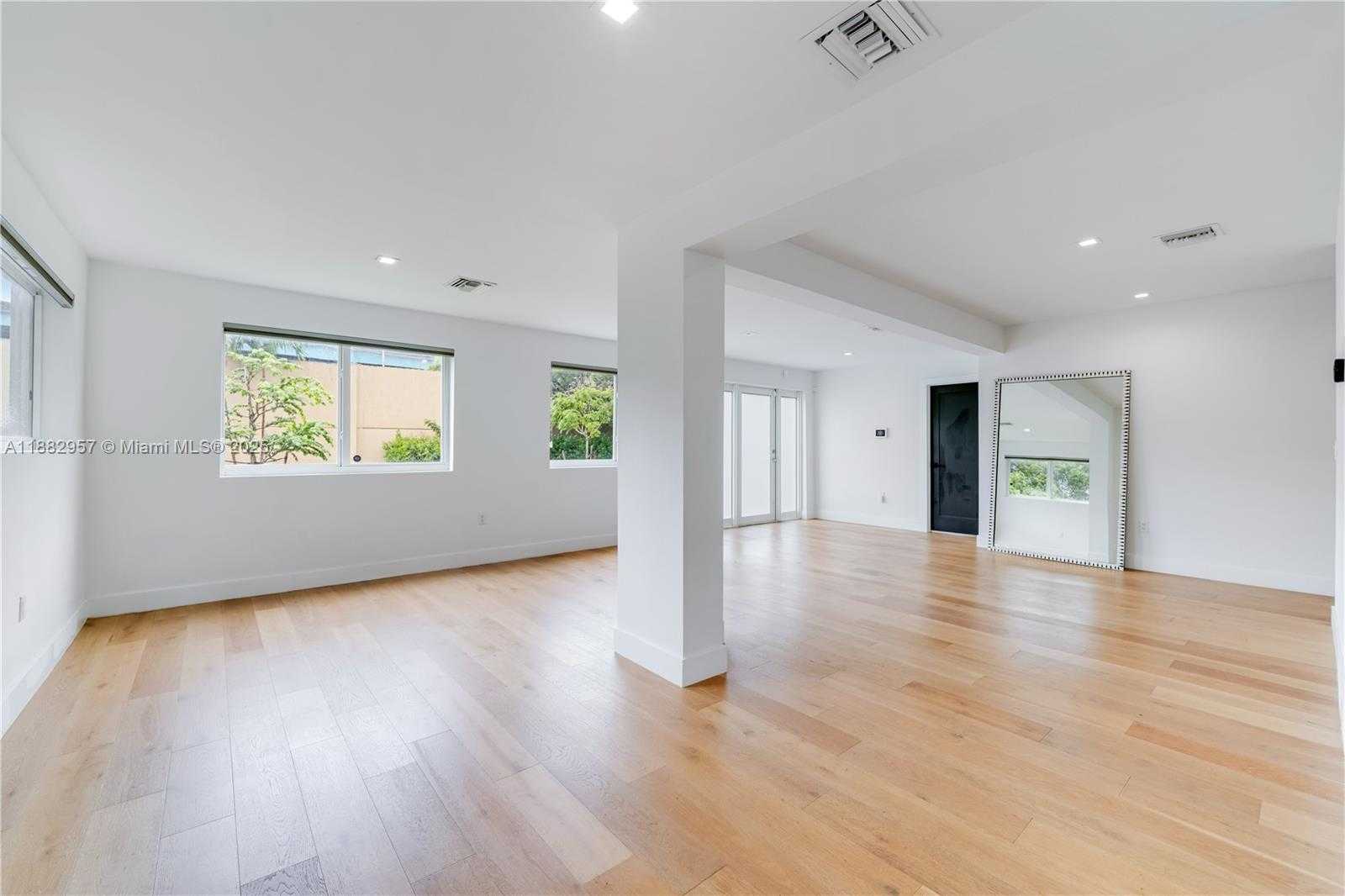 Small Image of 4301 NORTH WEST 6TH AVE, Miami Number 12