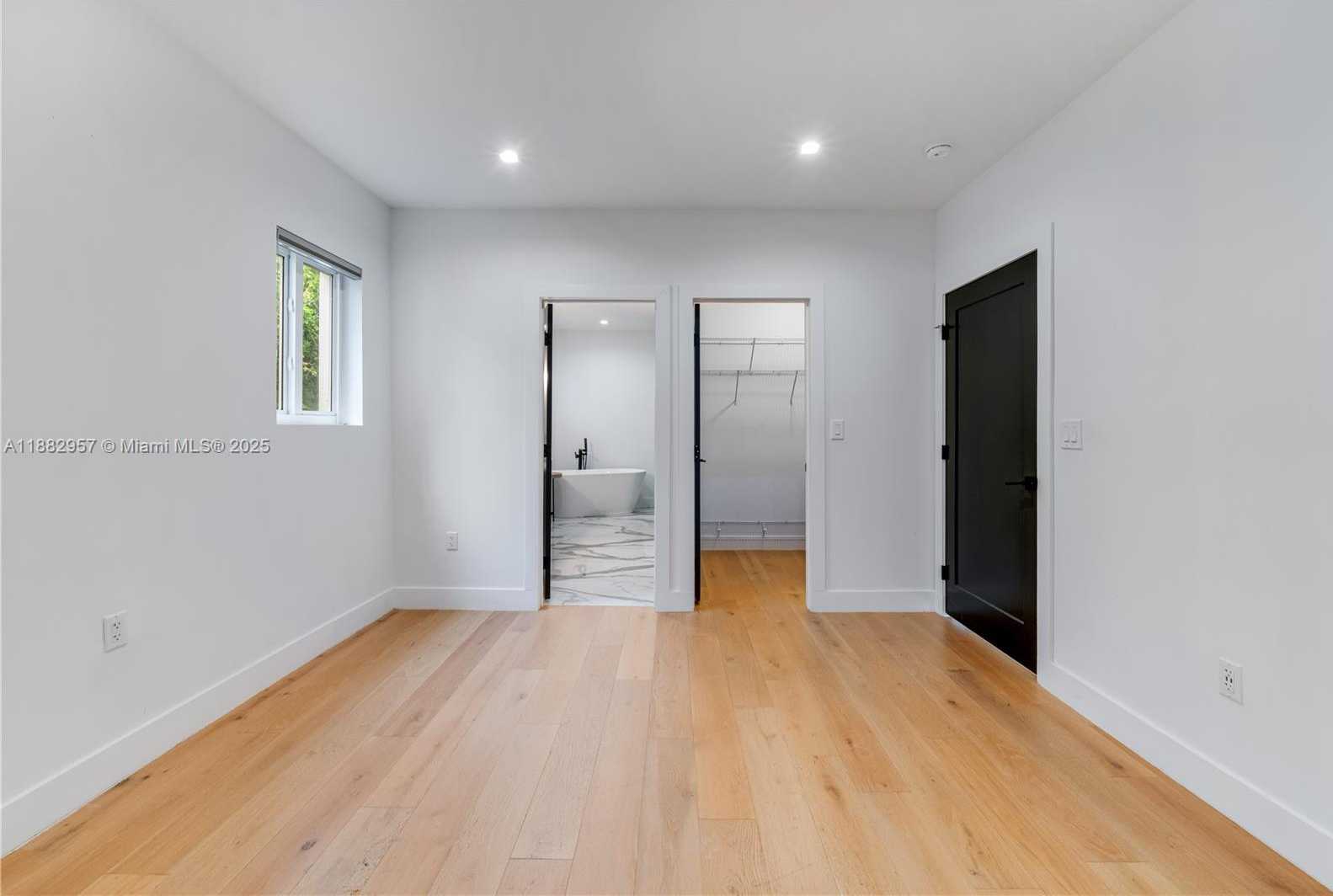 Small Image of 4301 NORTH WEST 6TH AVE, Miami Number 14
