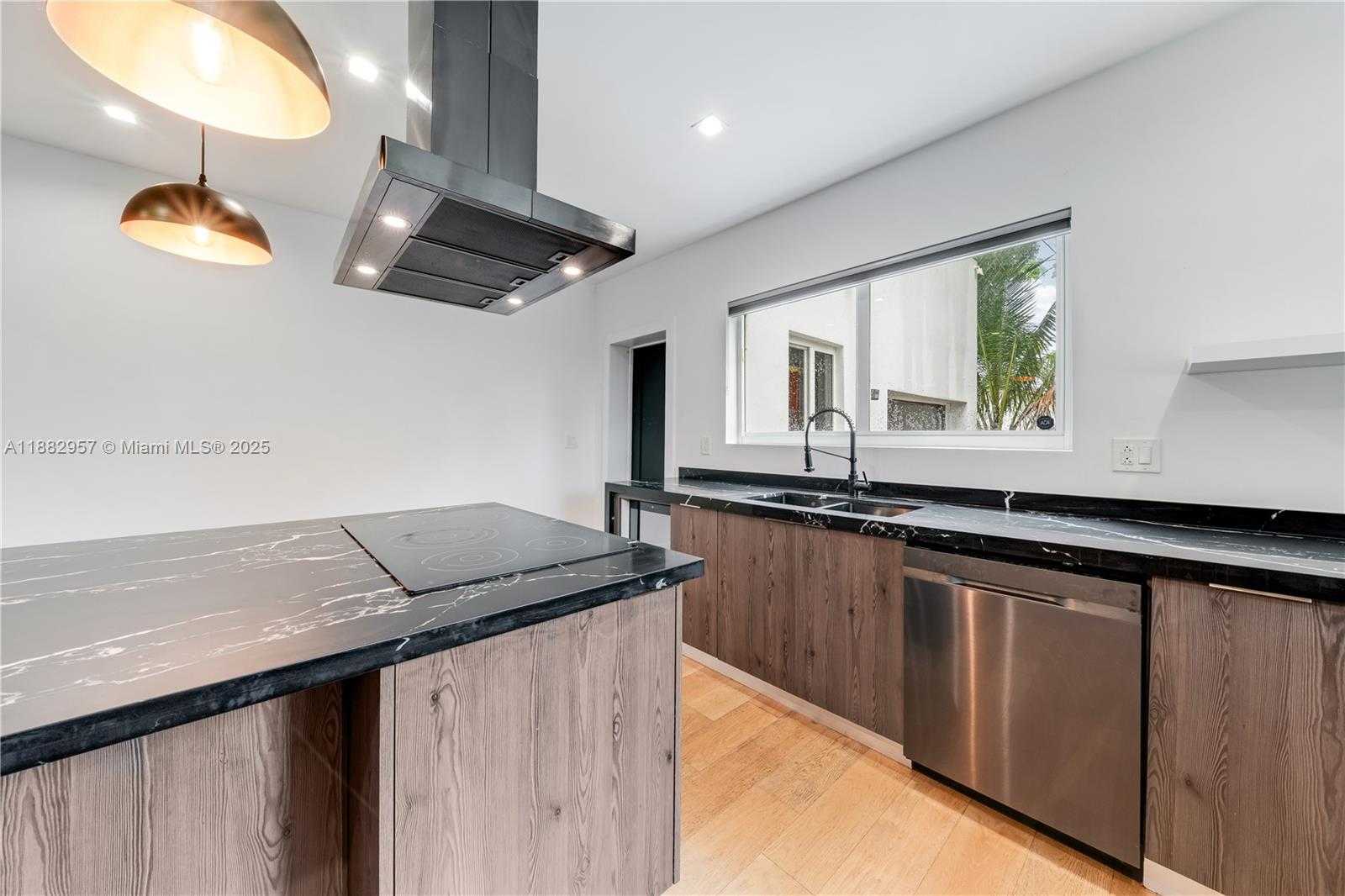 Small Image of 4301 NORTH WEST 6TH AVE, Miami Number 3
