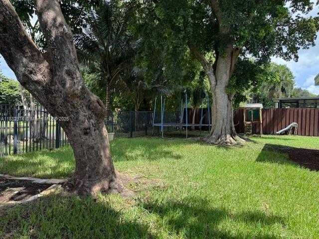 Small Image of 9207 SOUTH WEST 49TH PL, Cooper City Number 46