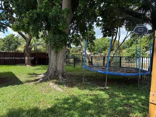 Small Image of 9207 SOUTH WEST 49TH PL, Cooper City Number 47