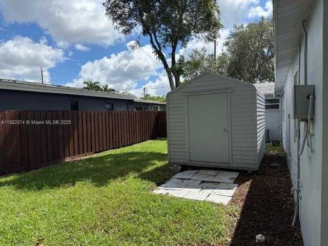 Small Image of 9207 SOUTH WEST 49TH PL, Cooper City Number 49