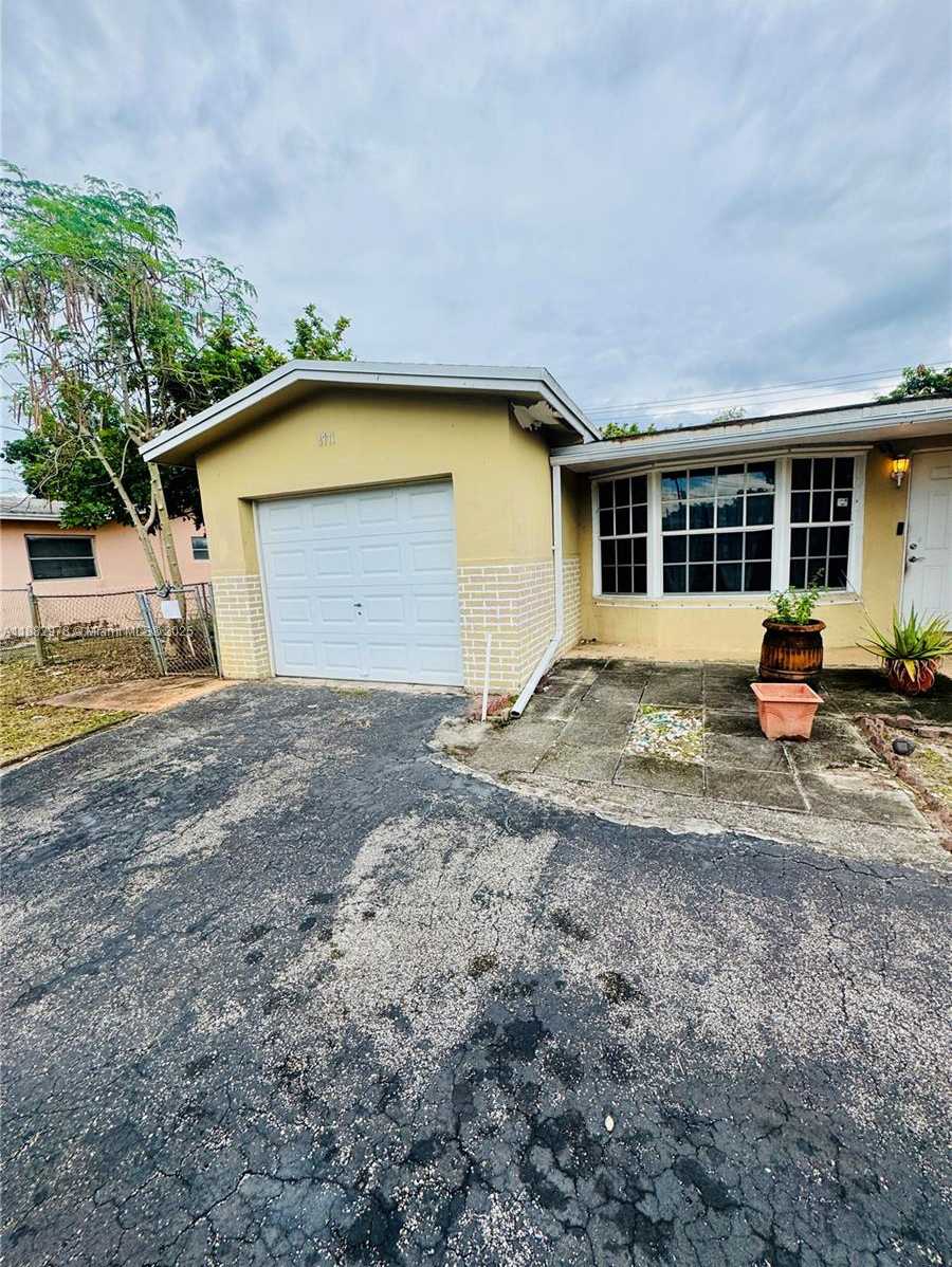 Small Image of 4771 NORTH WEST 20TH ST, Lauderhill Number 2