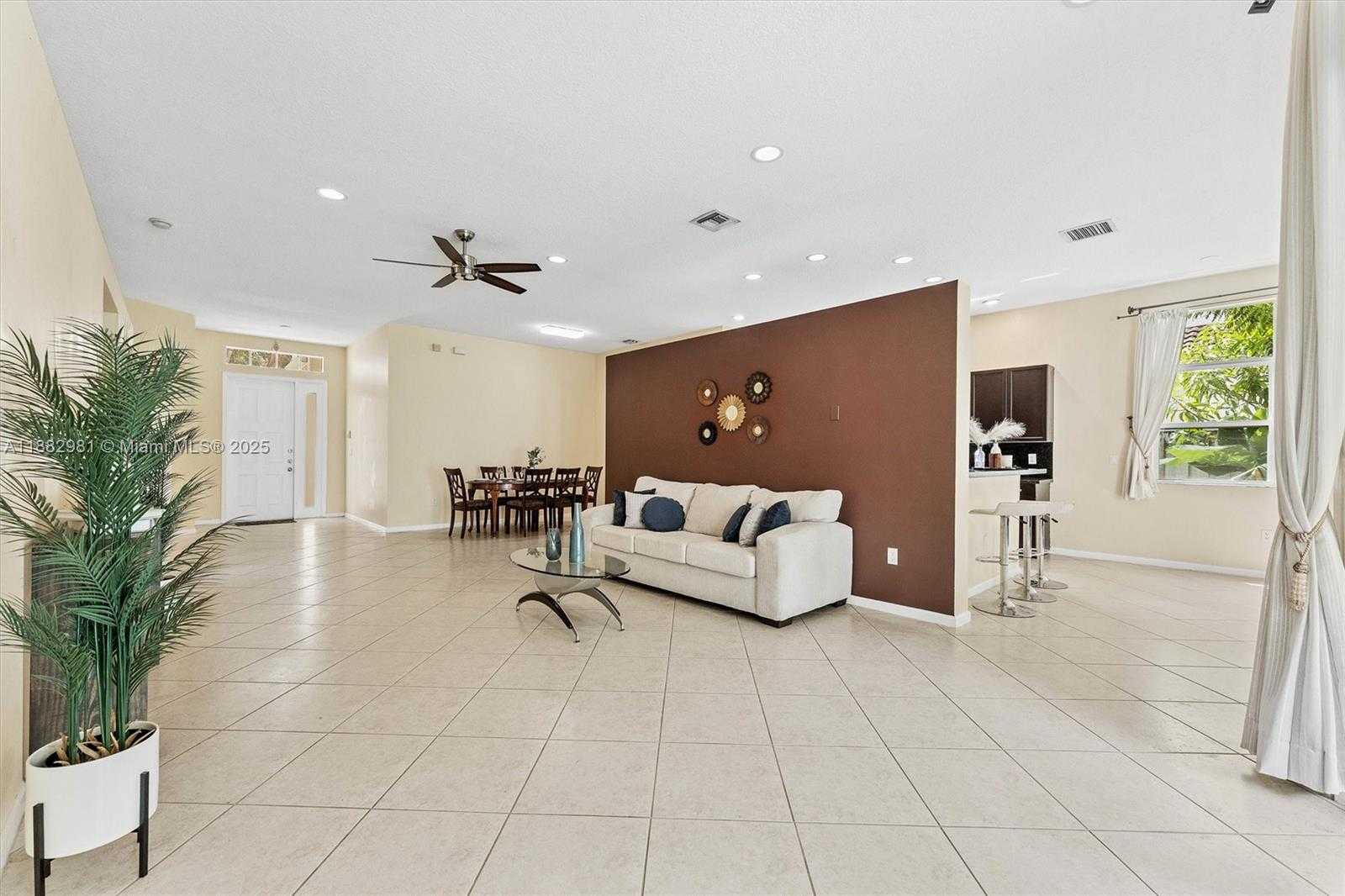 Small Image of 5266 SOUTH WEST 158TH AVE, Miramar Number 3