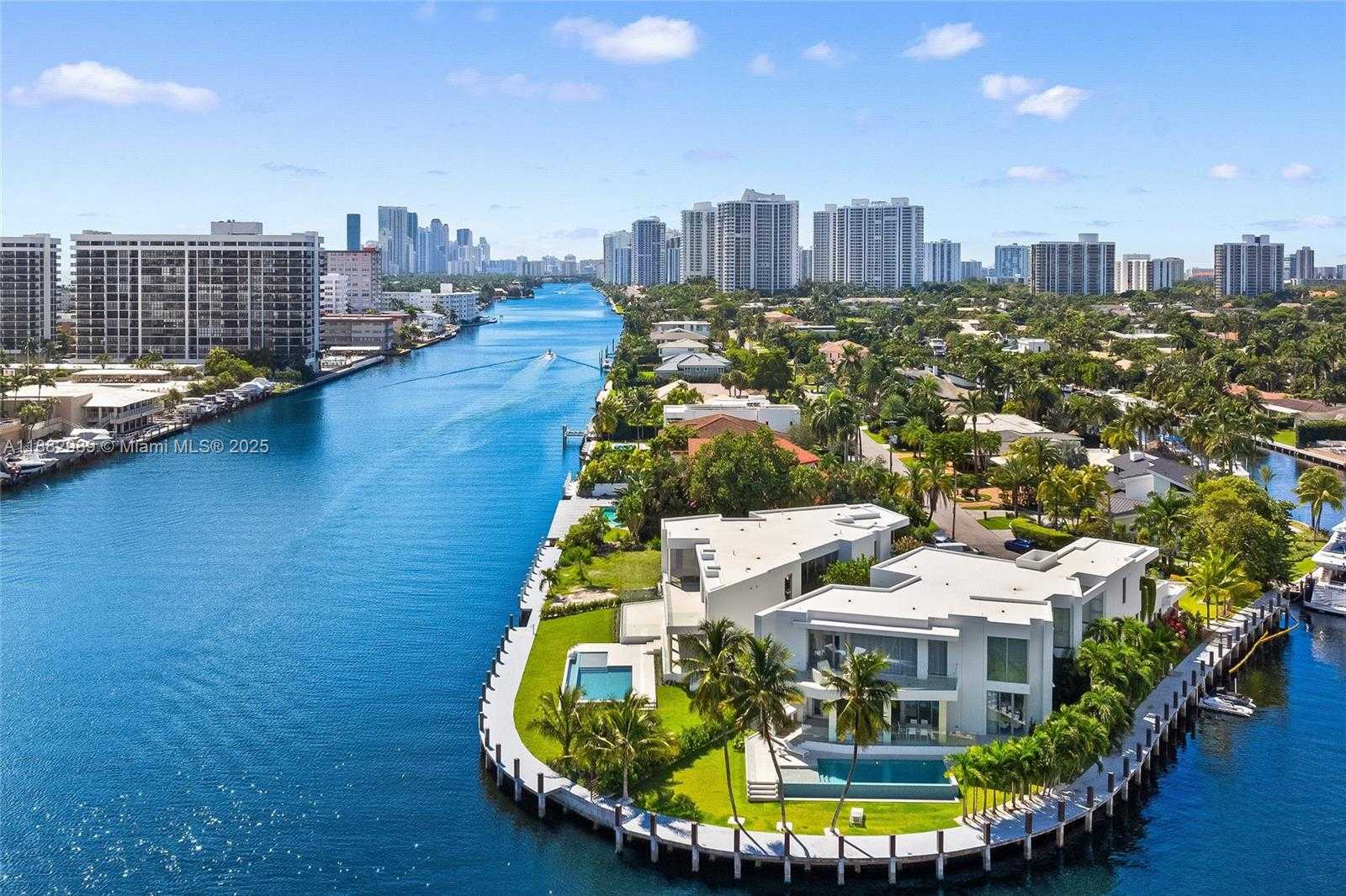 Small Image of 503 PALM DR, Hallandale Beach Number 16
