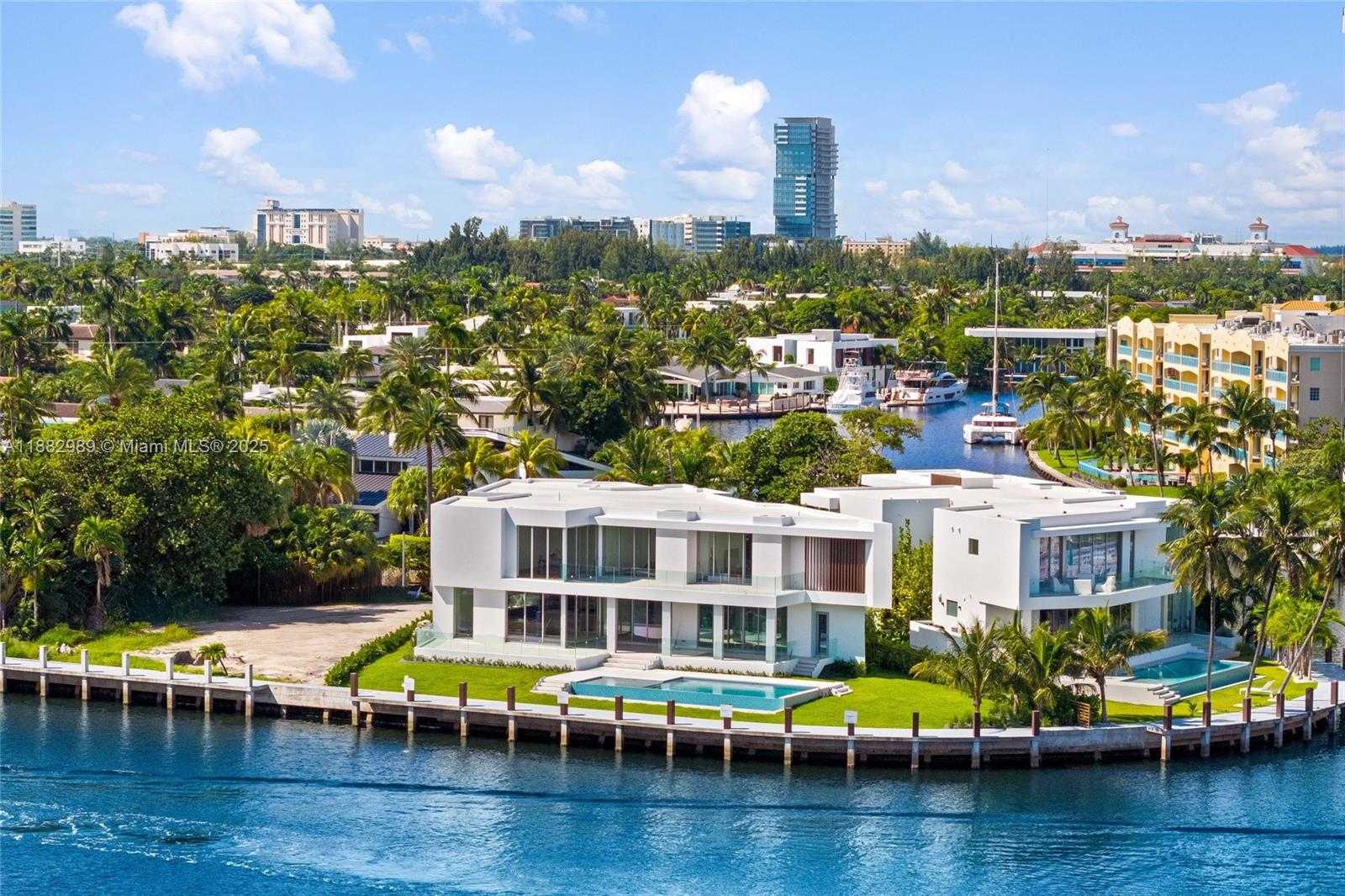 Small Image of 503 PALM DR, Hallandale Beach Number 17