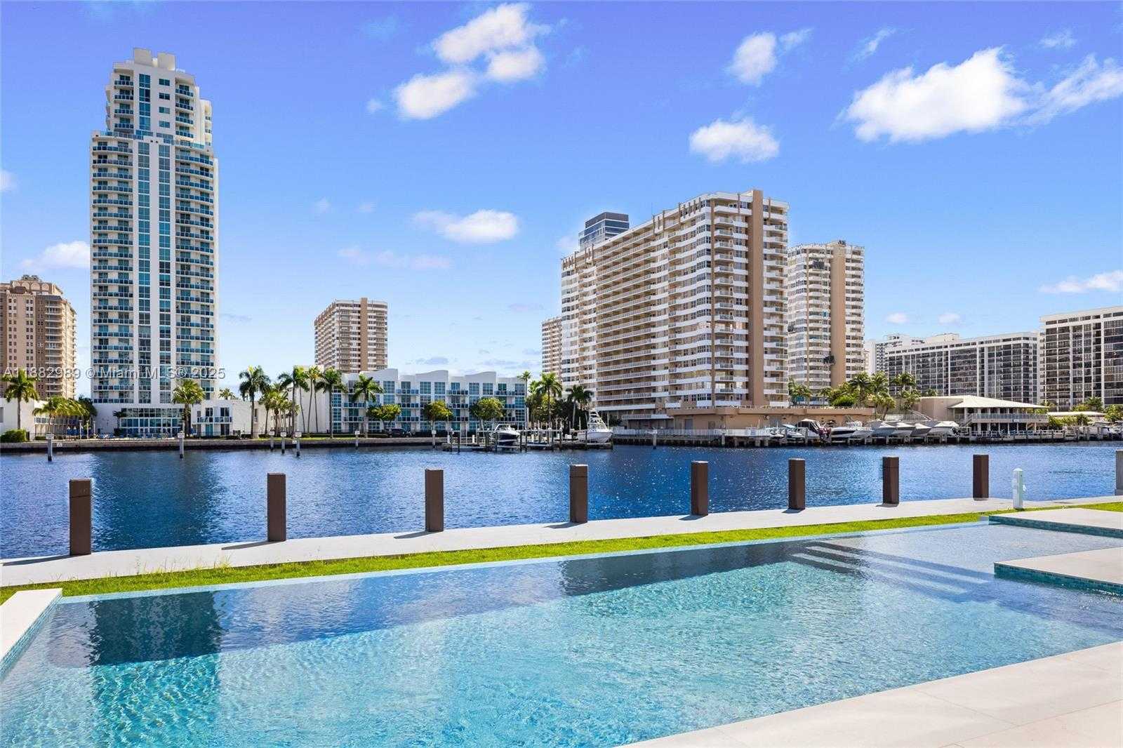 Small Image of 503 PALM DR, Hallandale Beach Number 8