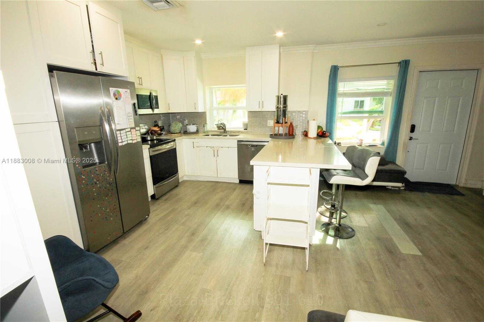 Small Image of 2754 SOUTH WEST 36TH AVE, Miami Number 11