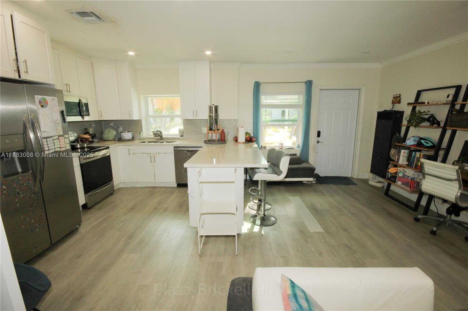 Small Image of 2754 SOUTH WEST 36TH AVE, Miami Number 12