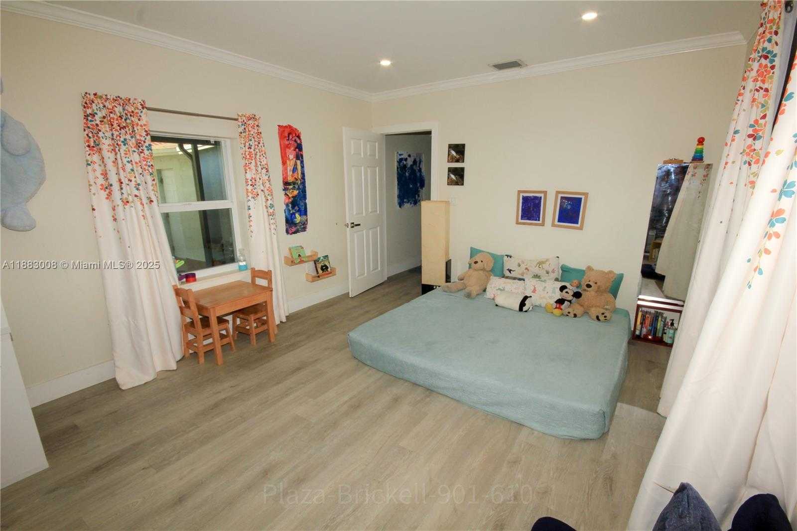 Small Image of 2754 SOUTH WEST 36TH AVE, Miami Number 14