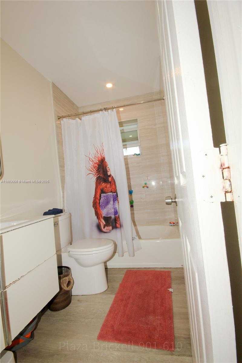 Small Image of 2754 SOUTH WEST 36TH AVE, Miami Number 19