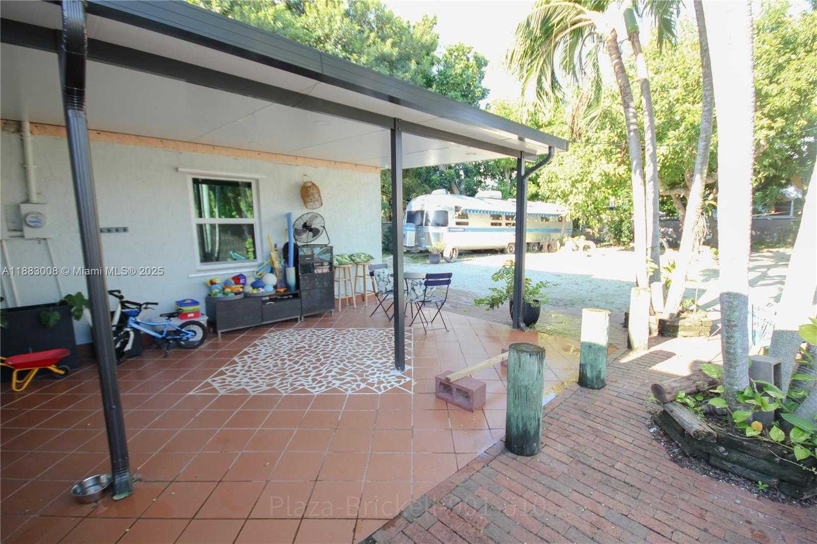 Small Image of 2754 SOUTH WEST 36TH AVE, Miami Number 25