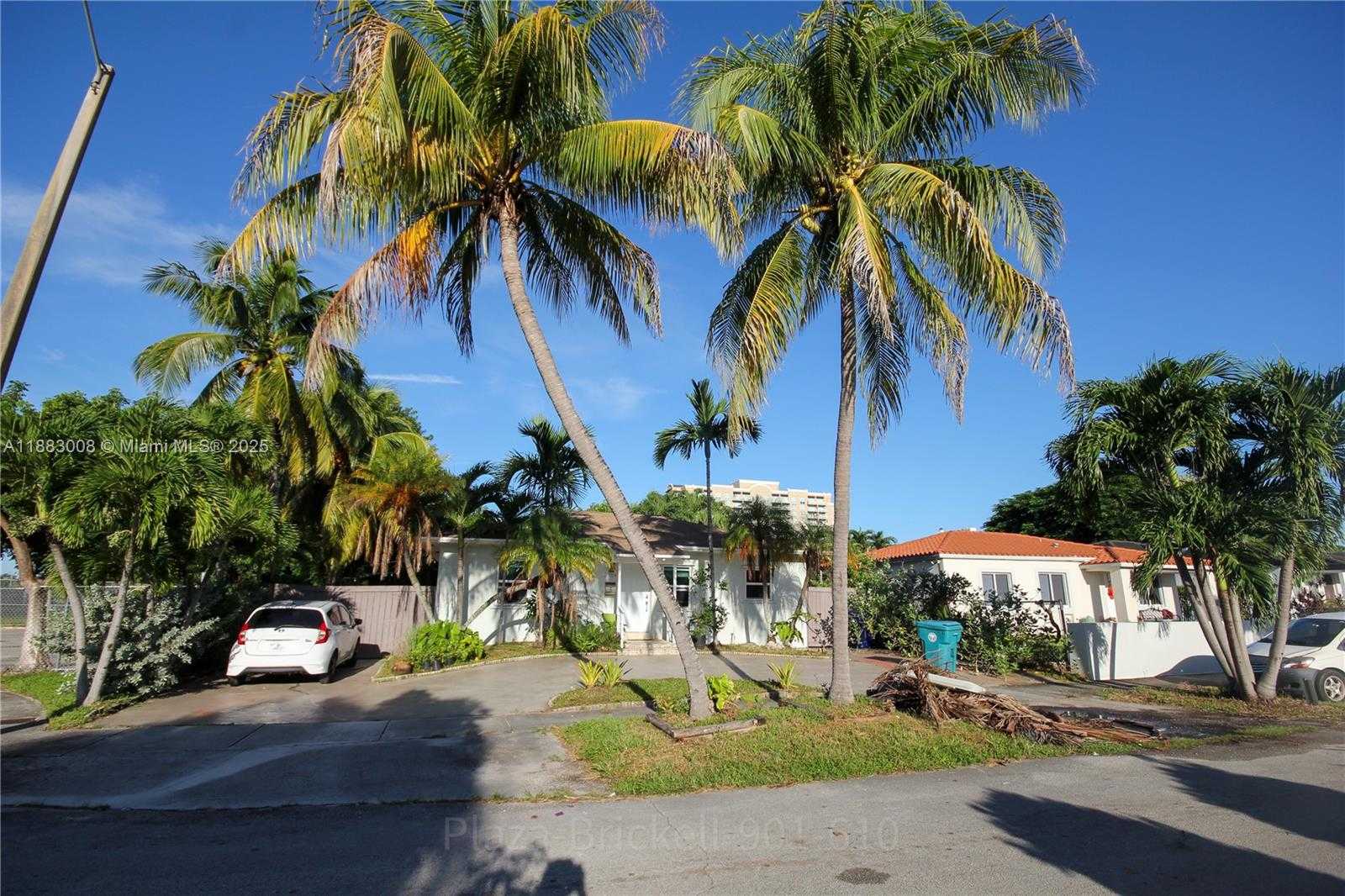 Small Image of 2754 SOUTH WEST 36TH AVE, Miami Number 32