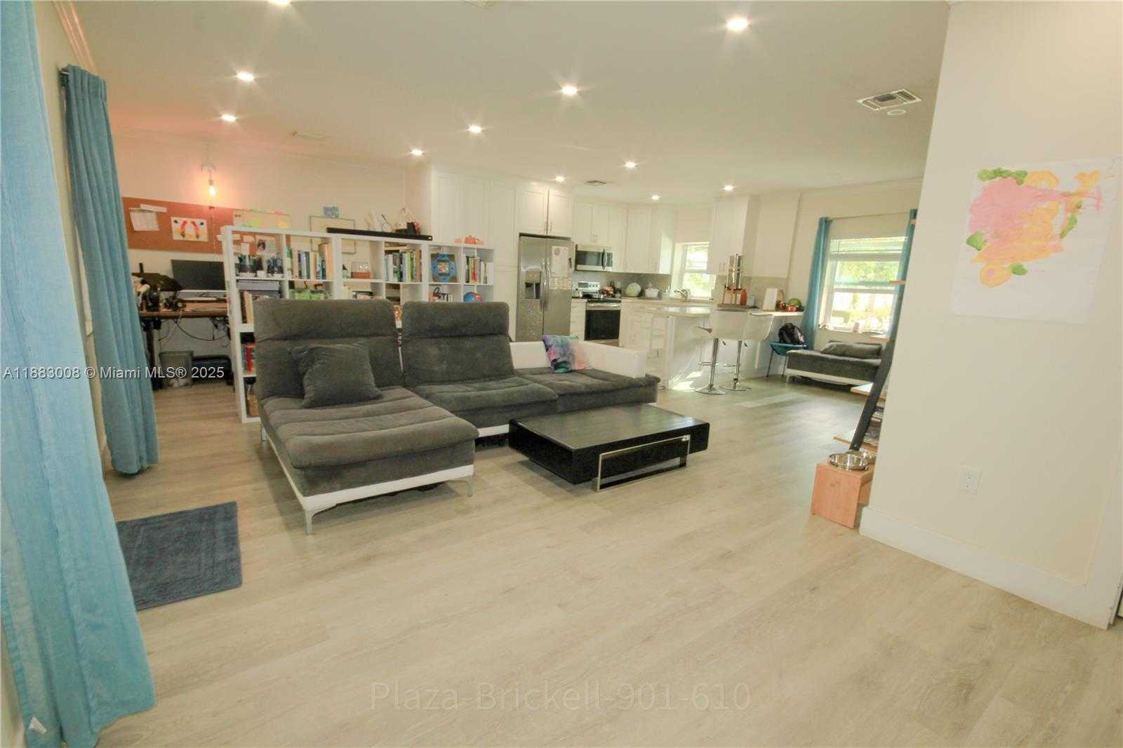 Small Image of 2754 SOUTH WEST 36TH AVE, Miami Number 4