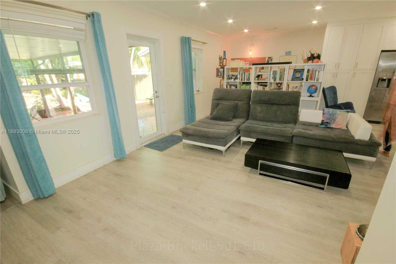 Small Image of 2754 SOUTH WEST 36TH AVE, Miami Number 7